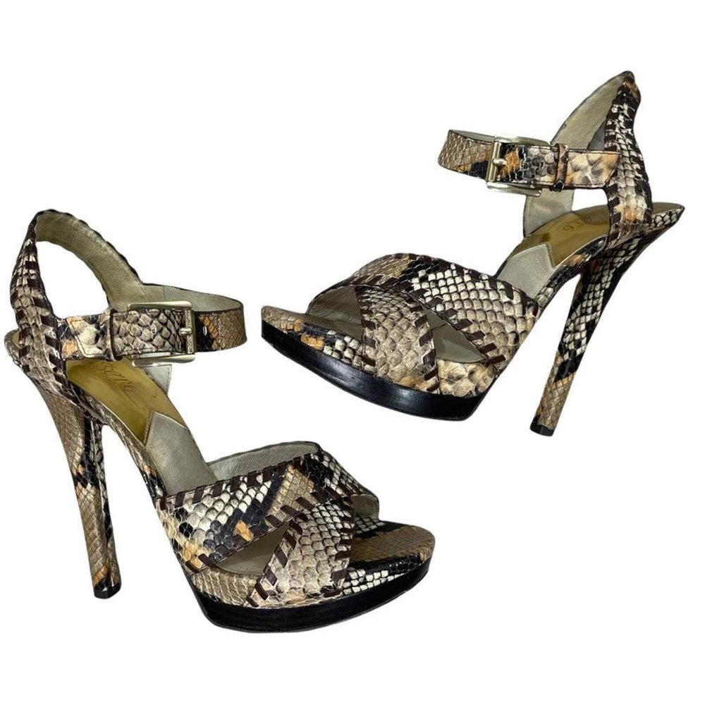 The Jet Set 6 collection by Michael Kors 10